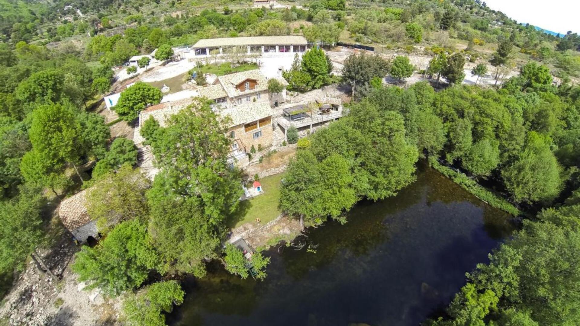 fonte: quinta do moinho;