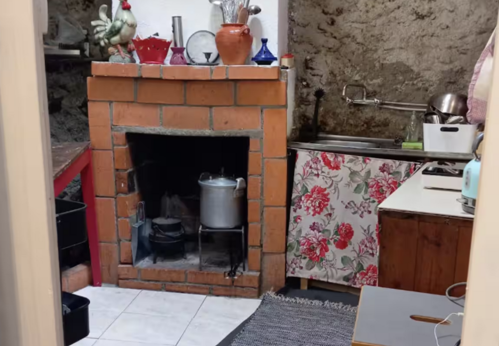 fonte: casa de aldeia