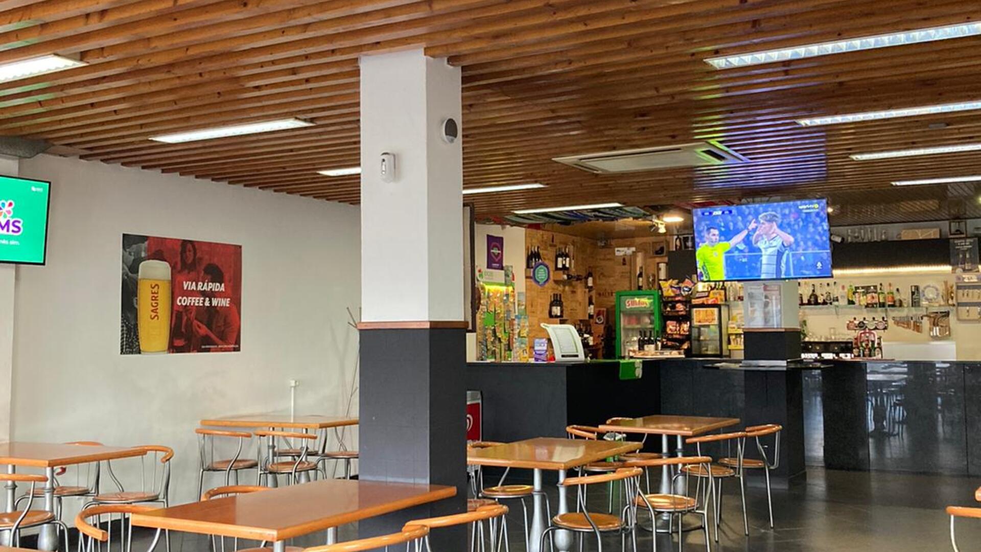 Via Rápida - Coffee & Wine Bar;