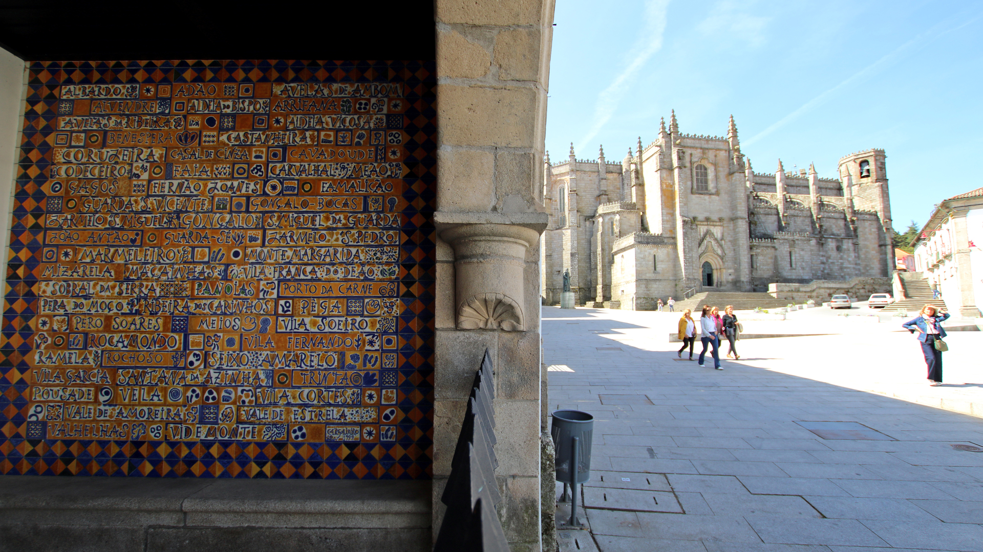 Tile Panels | Manuel Cargaleiro;