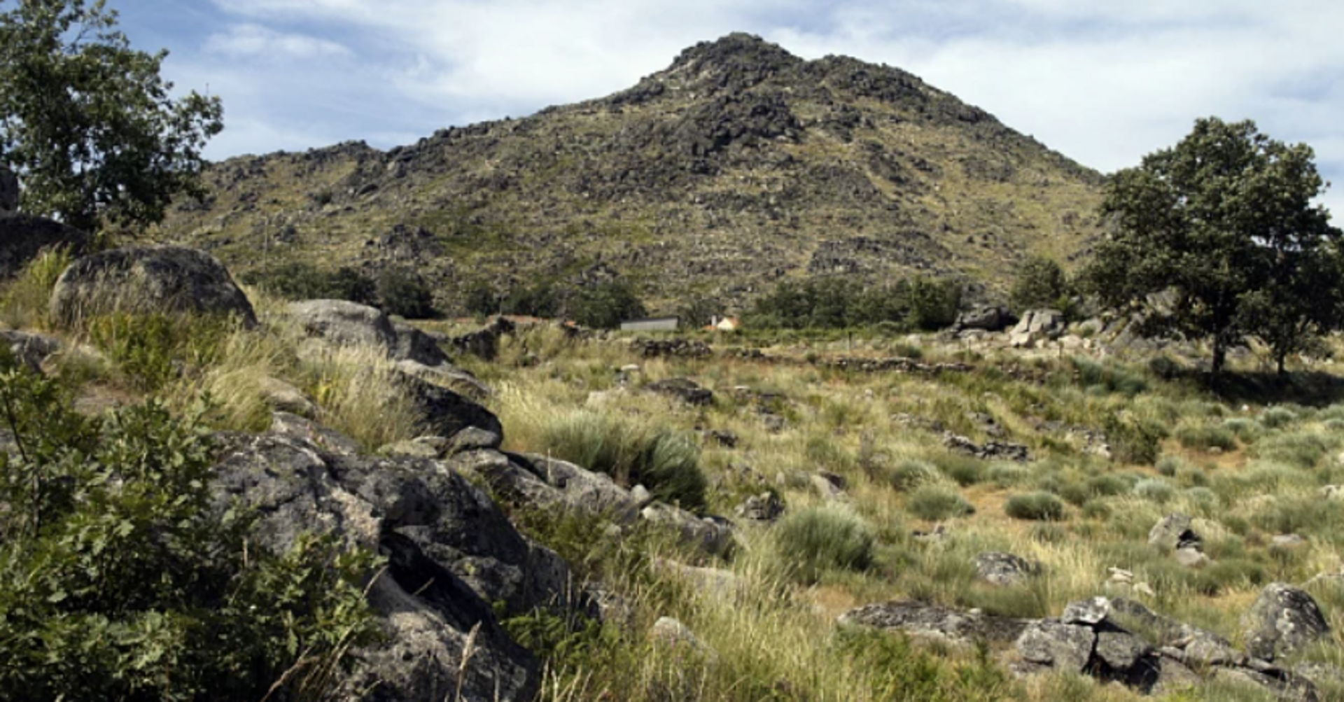 Sítio Arqueológico do Cabeço das Fráguas - Benespera (Archaeological Site Cabeço das Fráguas);