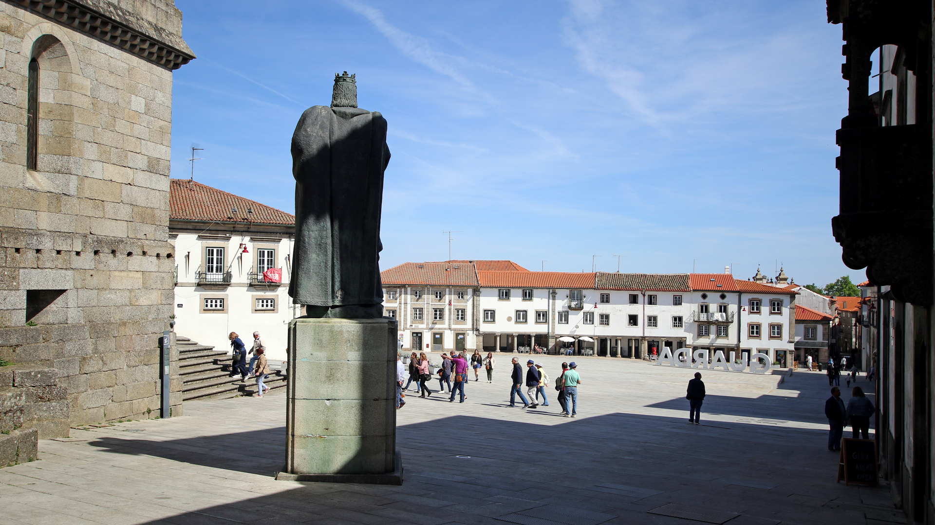 Praça Luís de Camões;