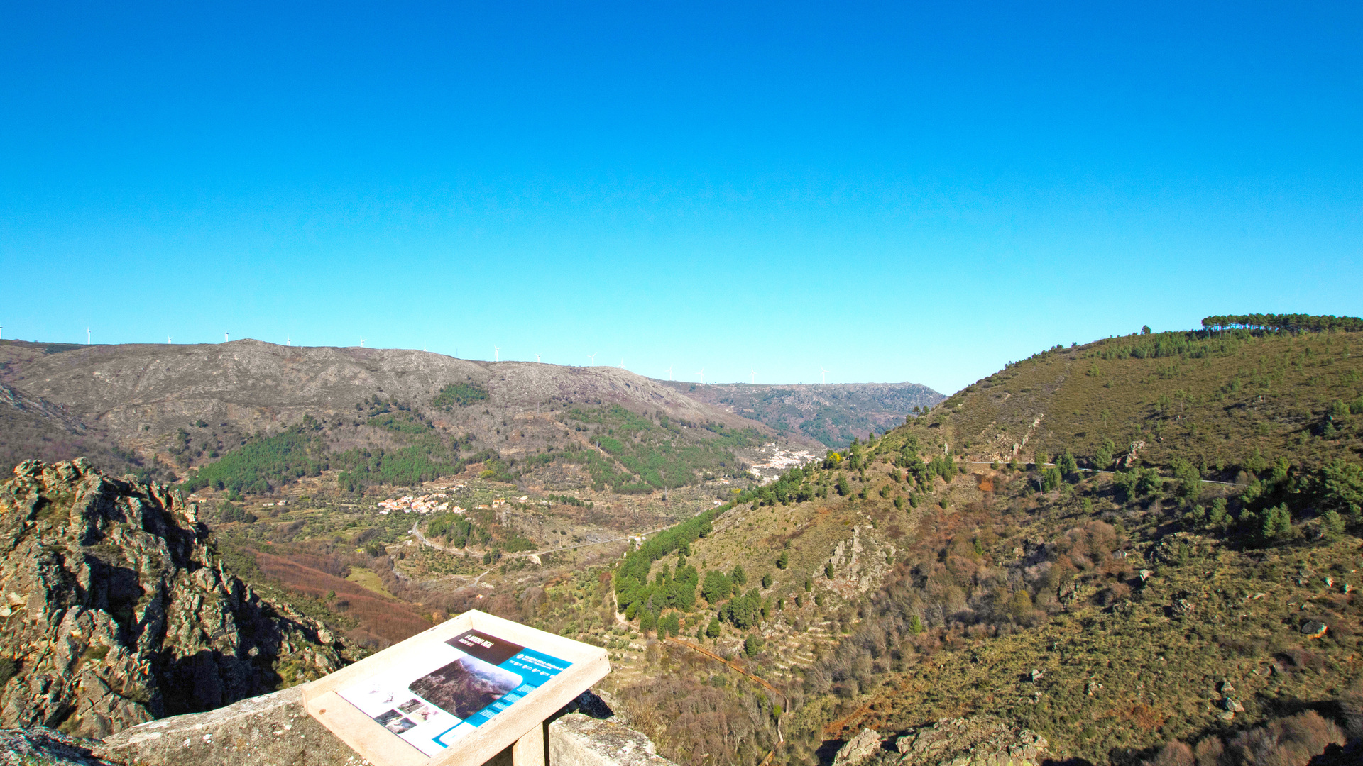 Miradouro do Mocho Real;