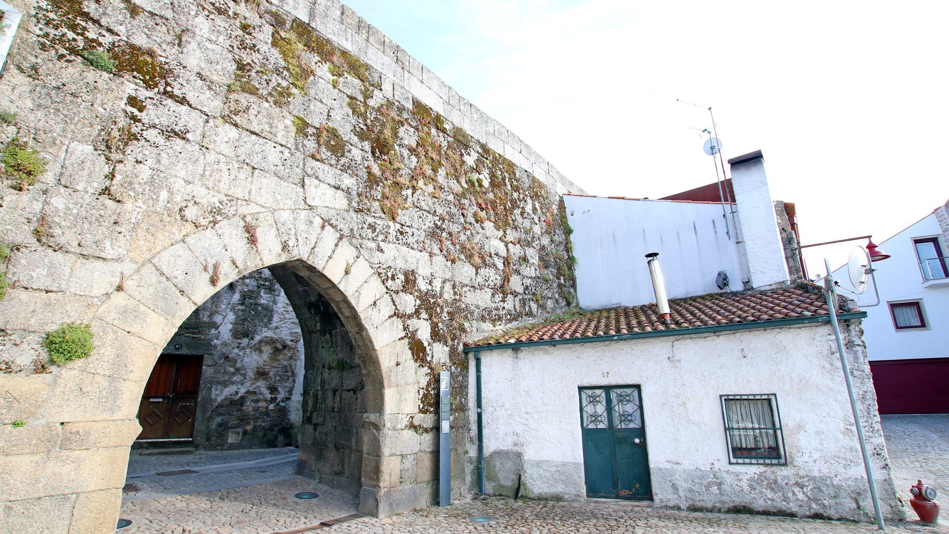 Porta D’El Rei (medieval gate)