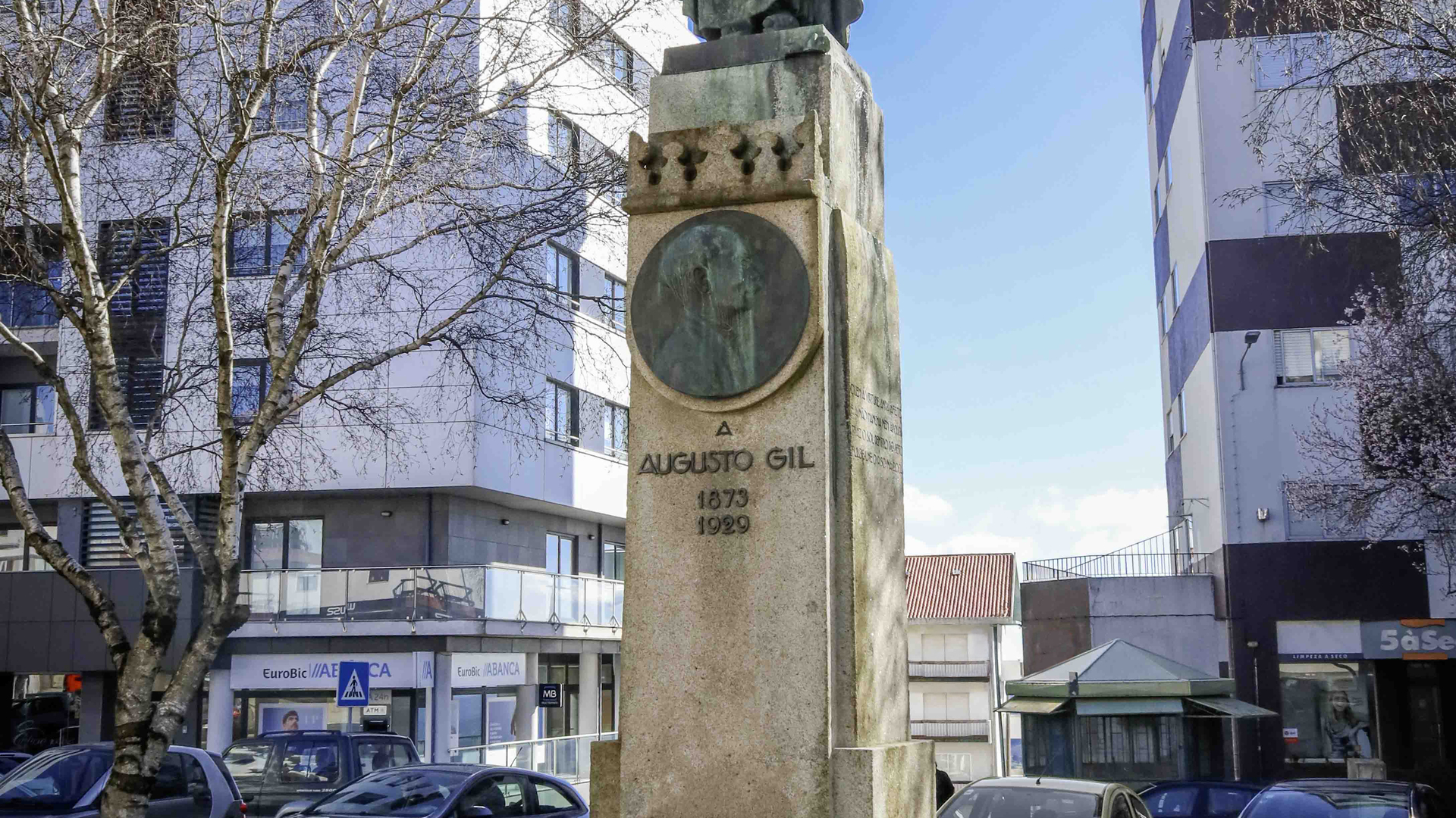 Monument à Augusto Gil;