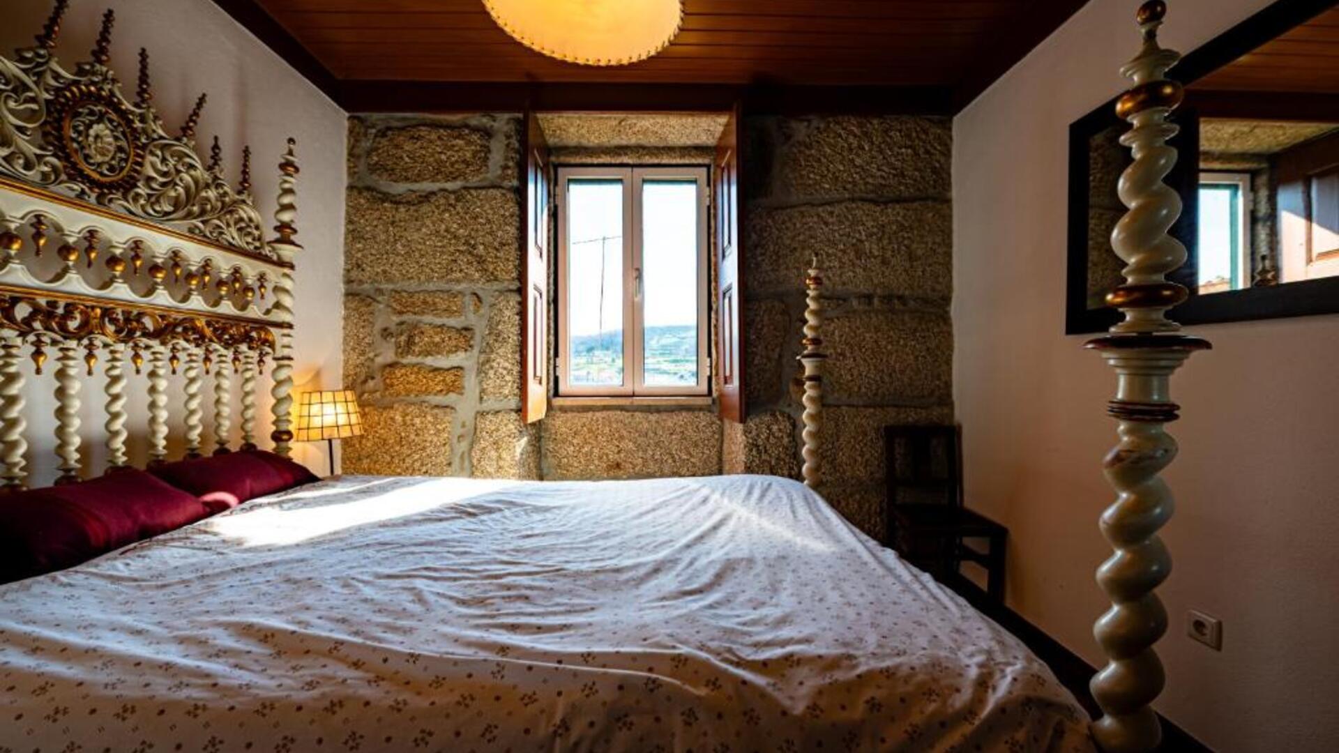 Casa do Miradouro (Avelãs da Ribeira);